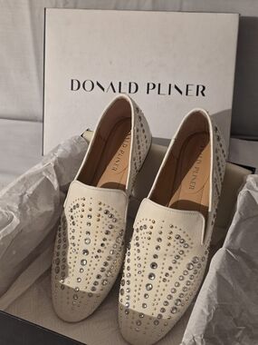 Donald J. Pliner Totim Bone Canvas Women's Embellished Loafers Sz 8